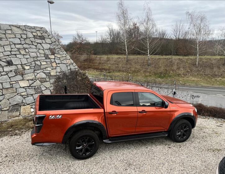 Isuzu D-Max 8