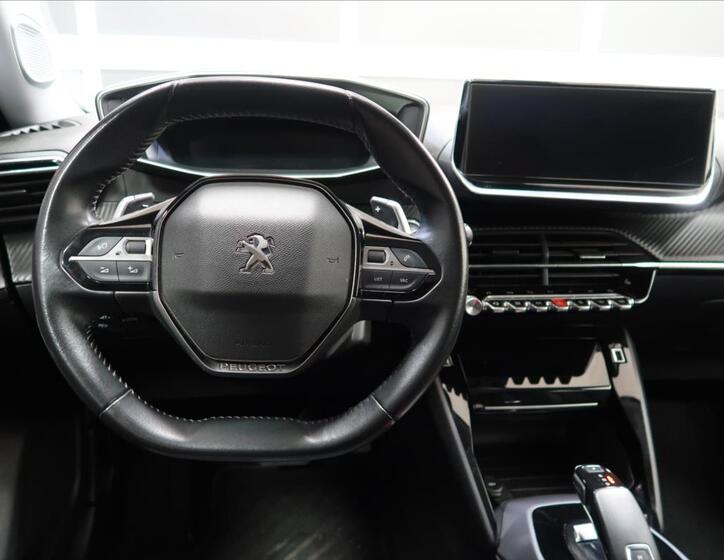 Peugeot 2008 13