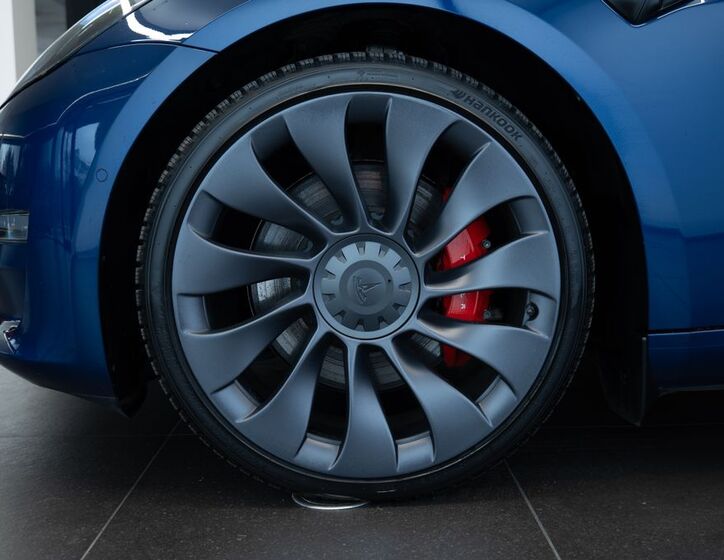 Tesla Model 3 20