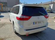 Toyota Sienna 9
