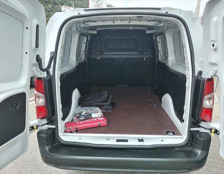 Toyota ProAce City 8