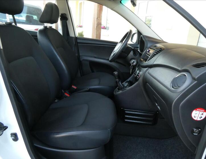 Hyundai i10 18