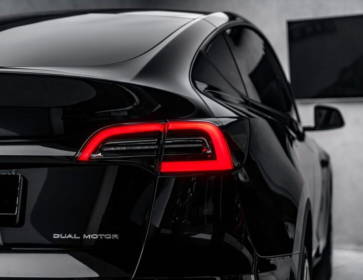 Tesla Model Y 9