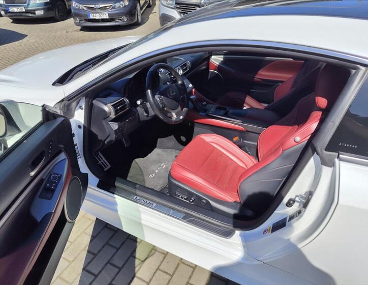Lexus RC 300h 3
