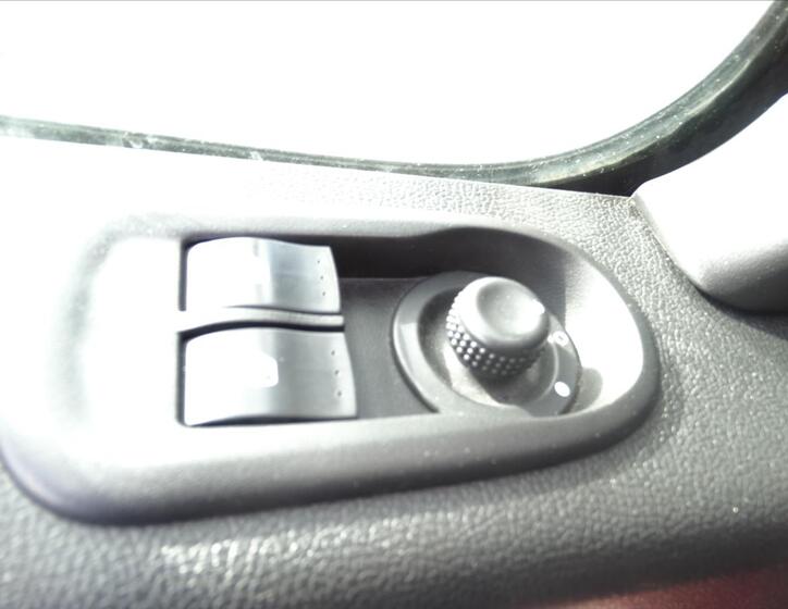Nissan NV400 12