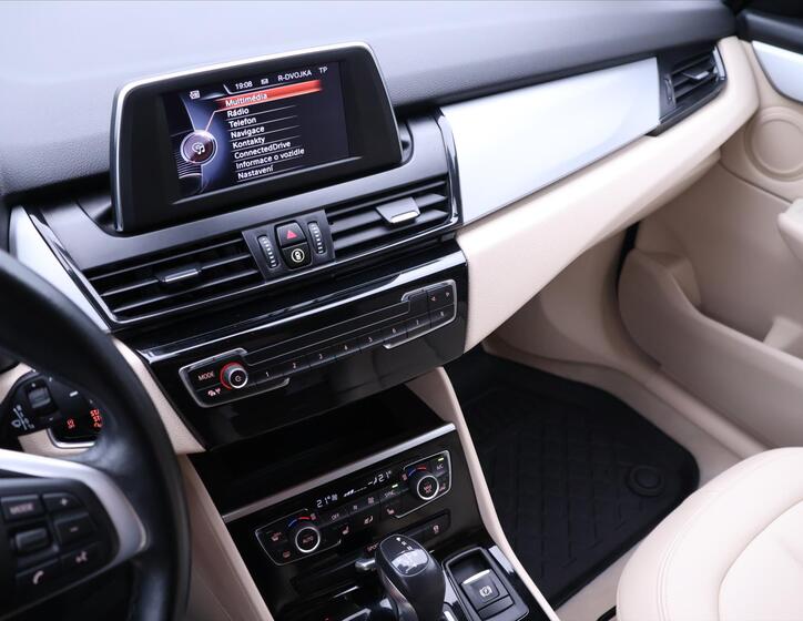 BMW Řada 2 22