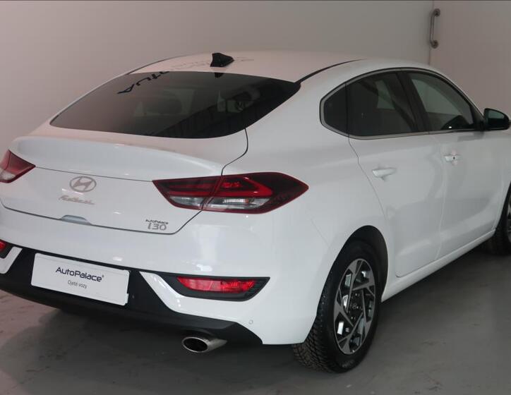 Hyundai i30 4