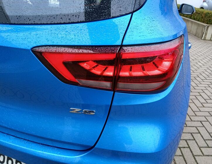 MG ZS 28