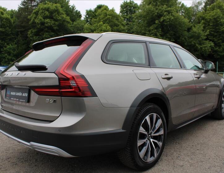 Volvo V90 5