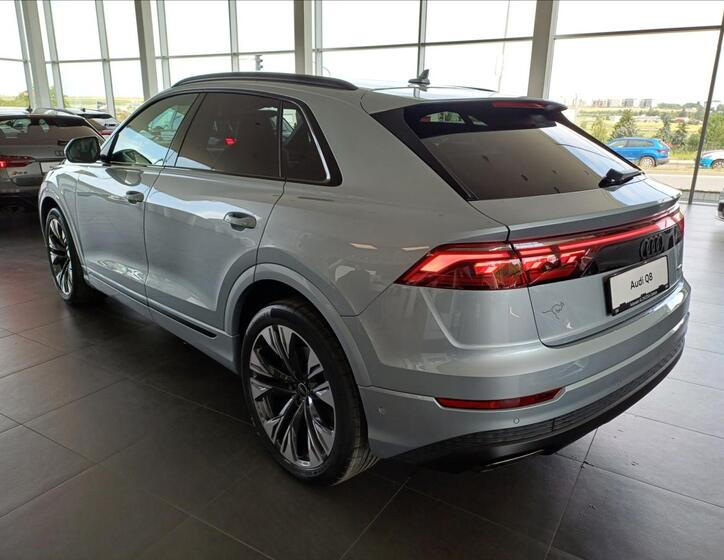 Audi Q8 7