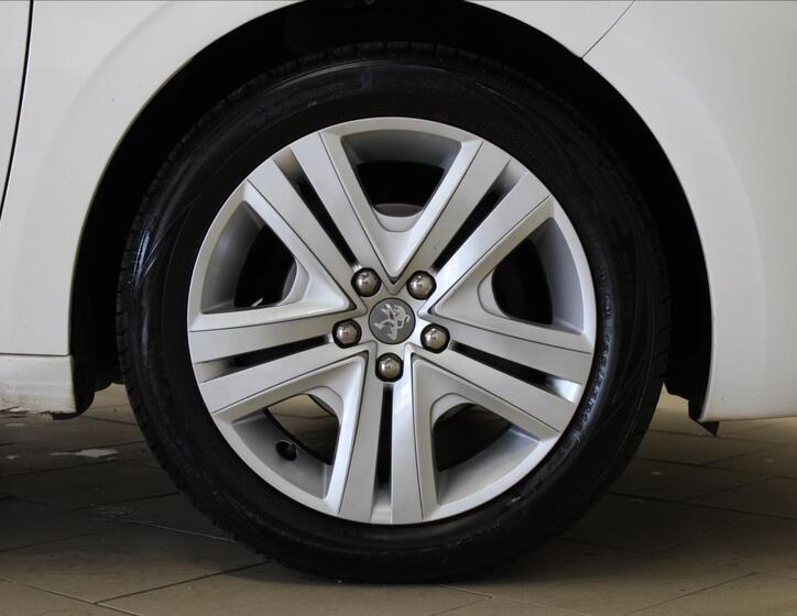Peugeot 208 30