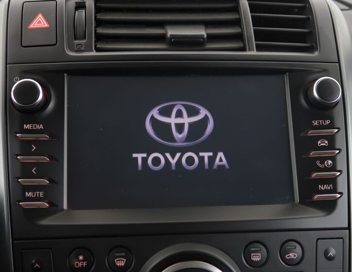 Toyota Verso 16