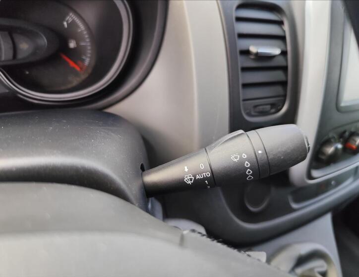 Renault Trafic 23