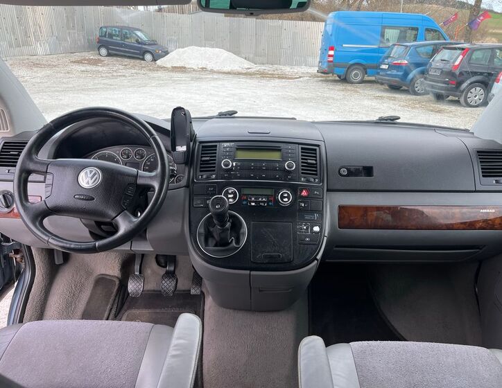 Volkswagen Multivan 8