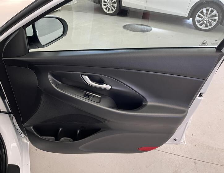 Hyundai i30 24