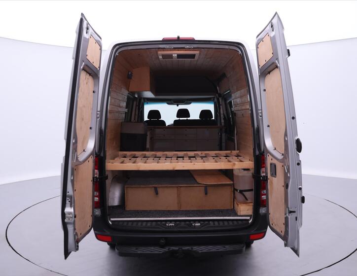Mercedes-Benz Sprinter 9