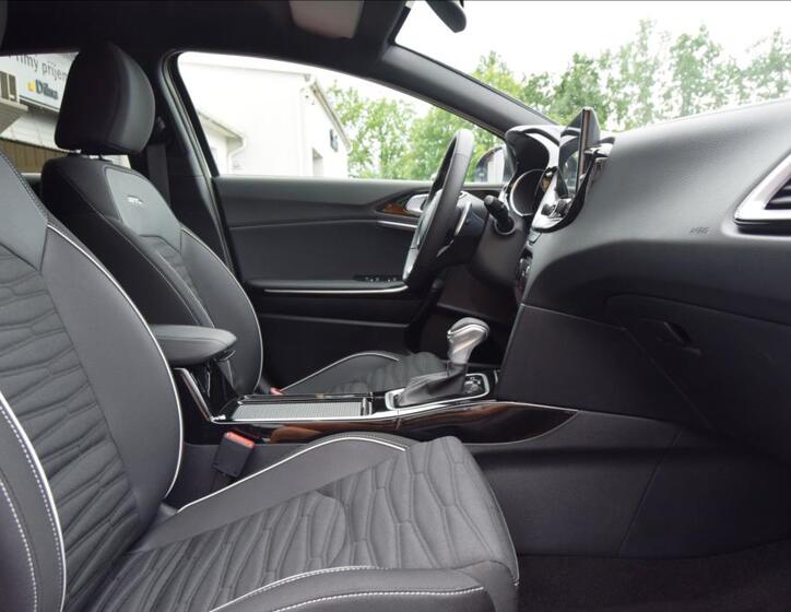 KIA ProCeed 4