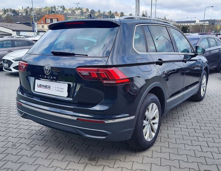Volkswagen Tiguan 5