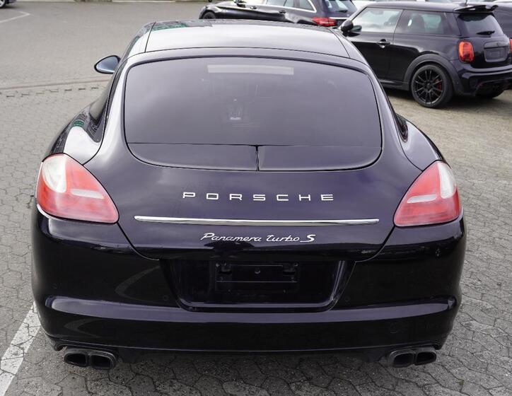 Porsche Panamera 15