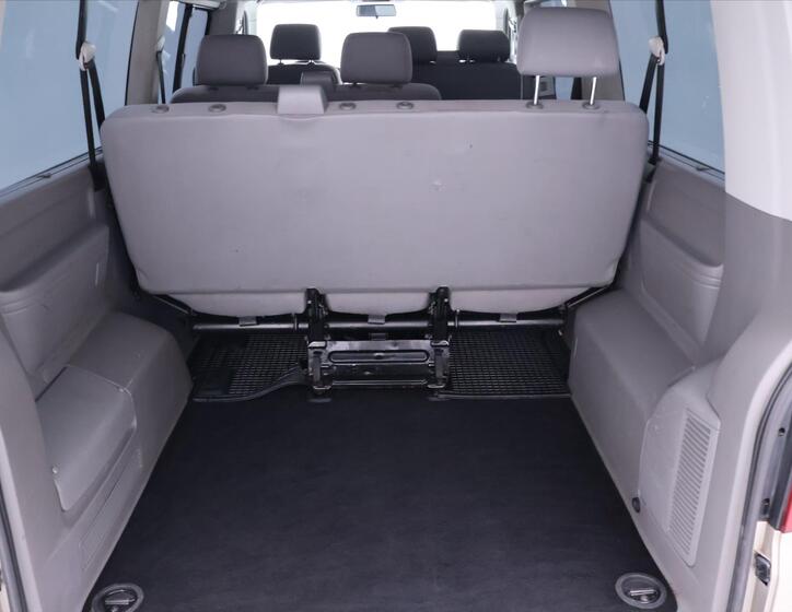 Volkswagen Caravelle 10