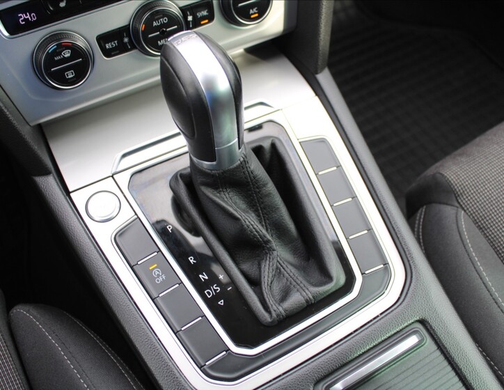 Volkswagen Passat 22