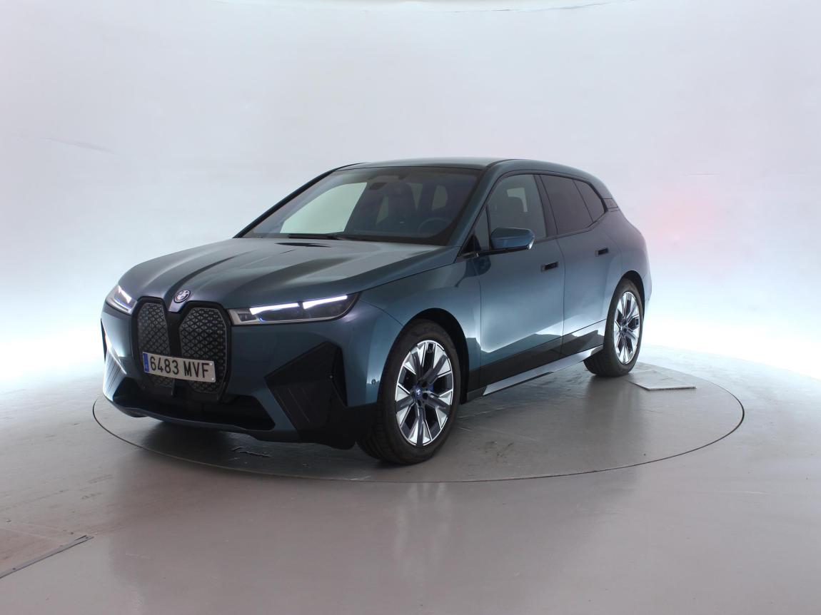 BMW iX