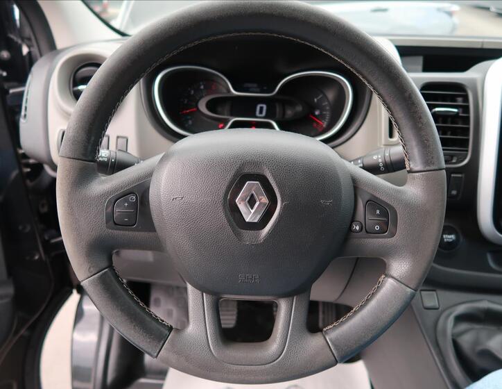 Renault Trafic 16