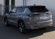 Mitsubishi Outlander 4