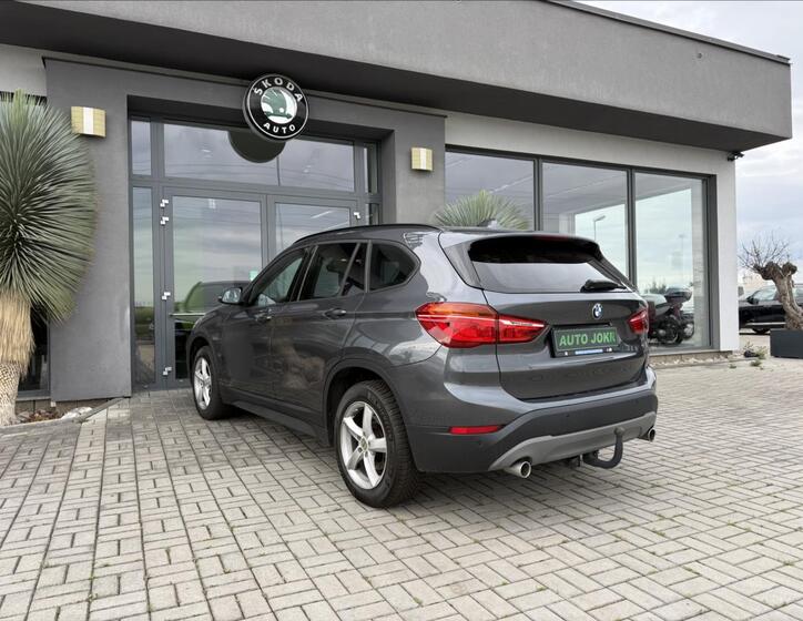 BMW X1 8