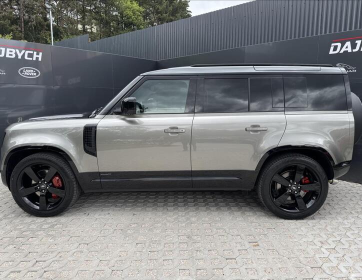Land Rover Defender 5