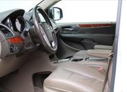 Chrysler Town & Country 16