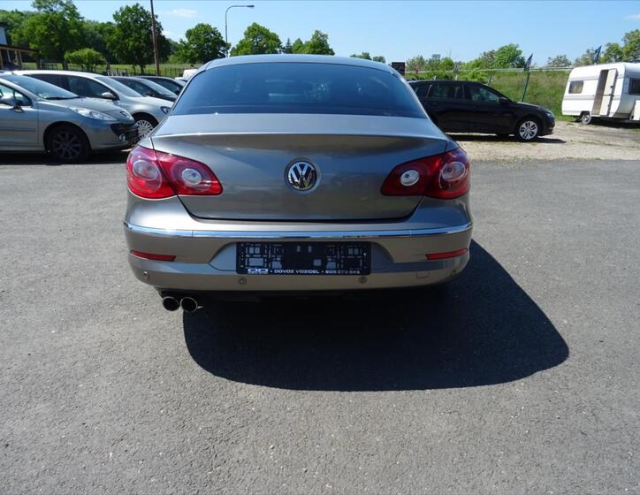 Volkswagen Passat CC 8