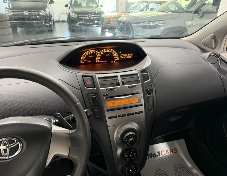 Toyota Yaris 7
