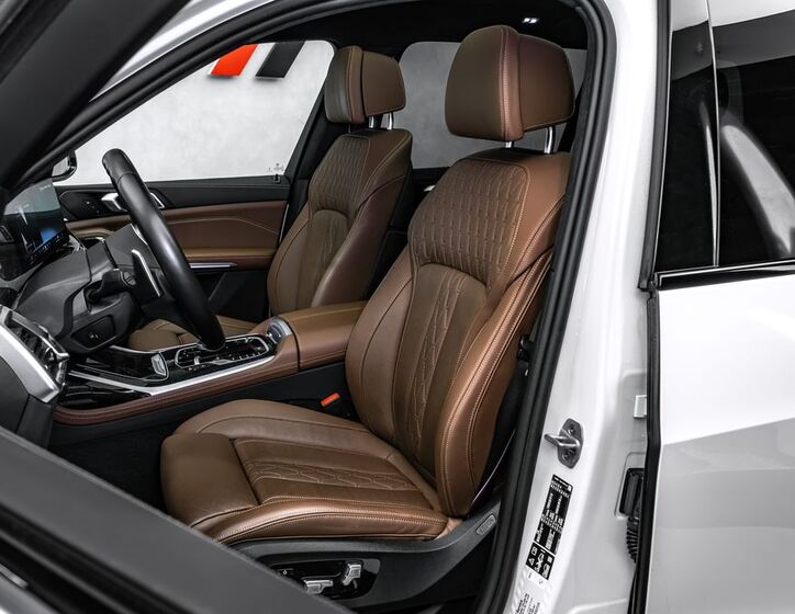 BMW X7 13