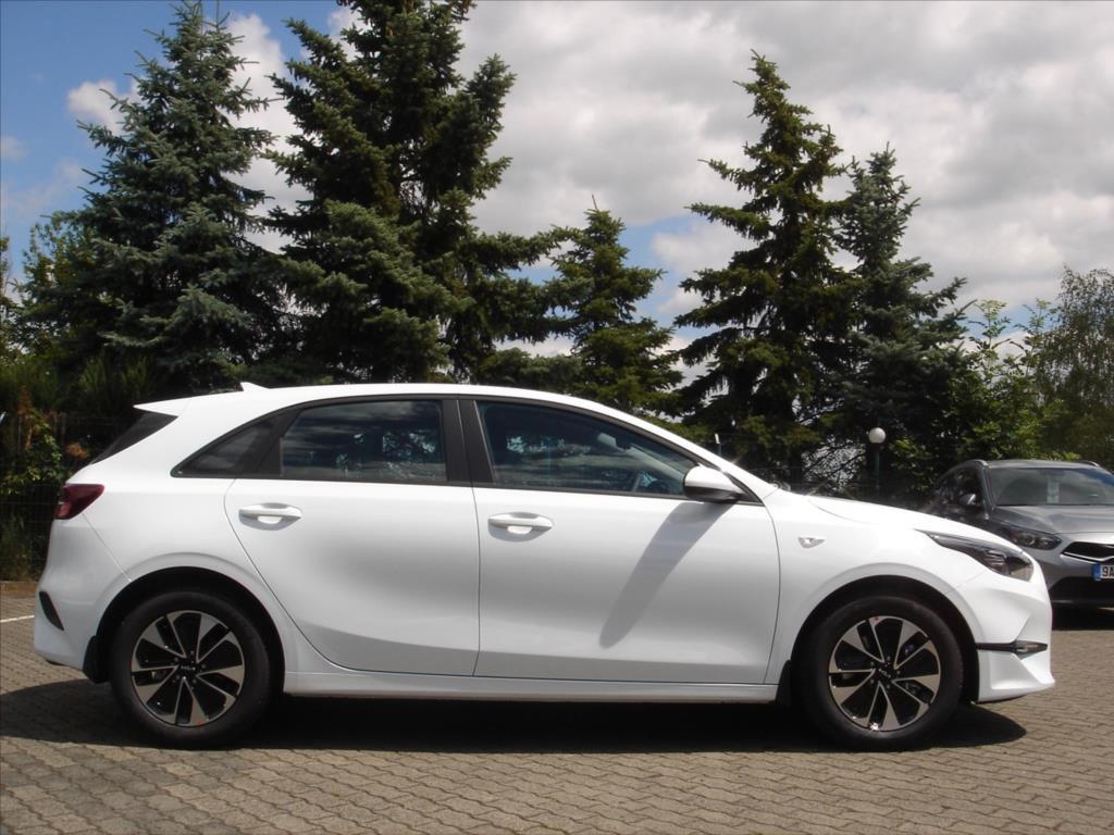 KIA Ceed 11