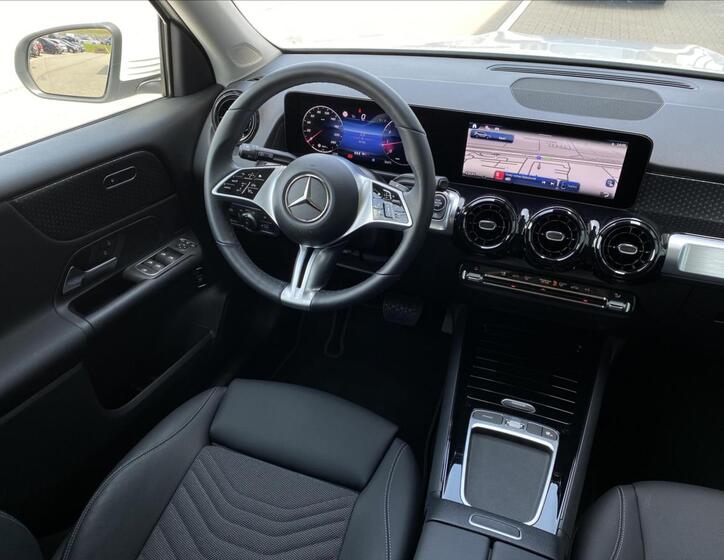 Mercedes-Benz GLB 13