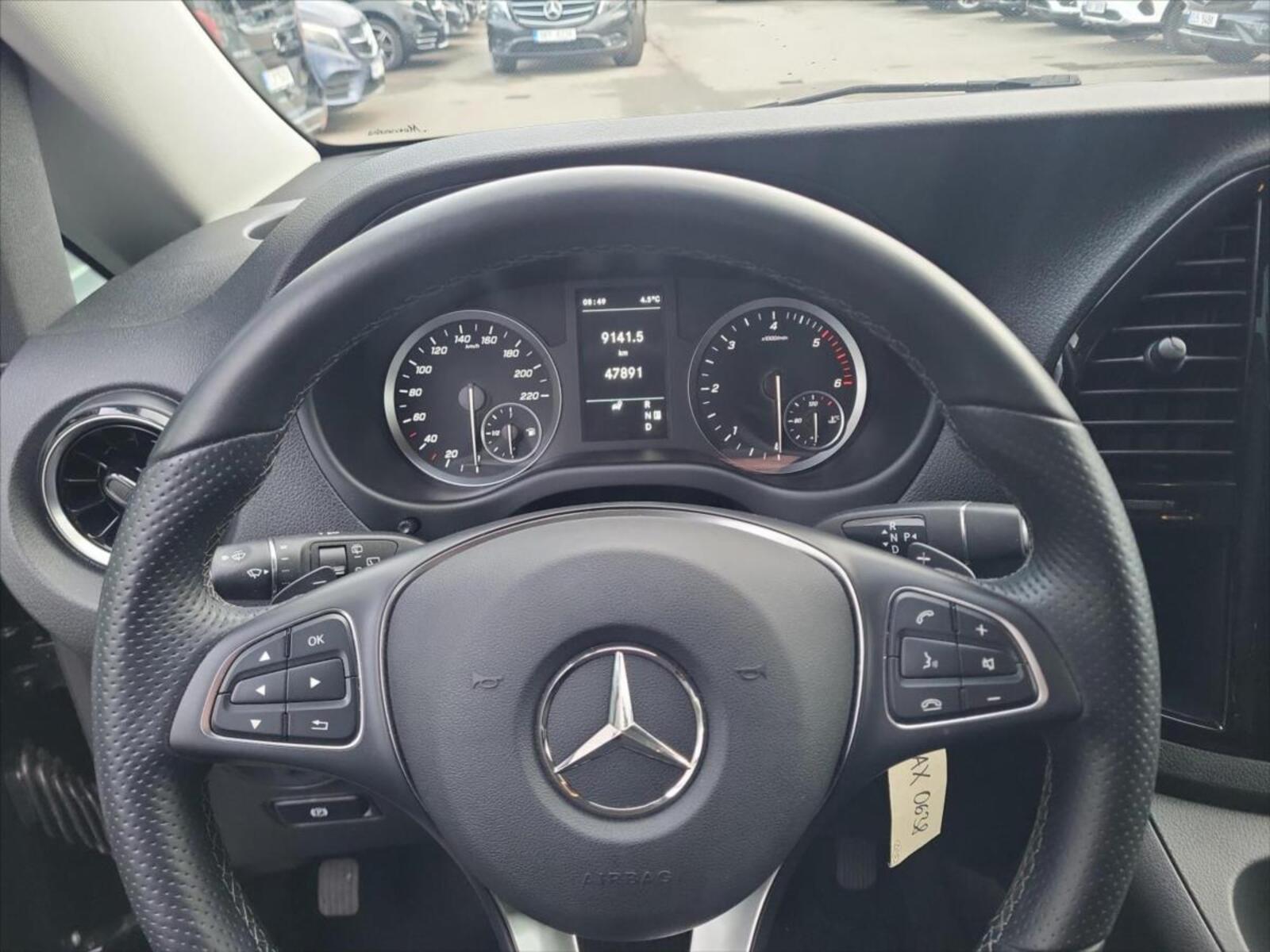 Mercedes-Benz Vito 10