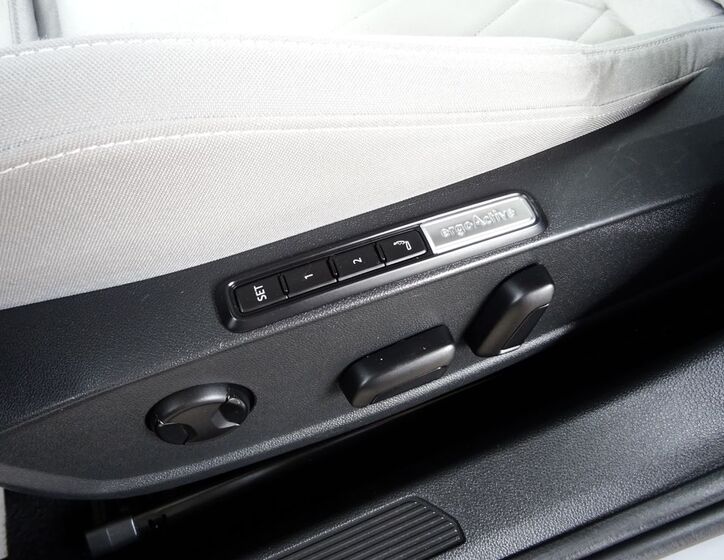 Volkswagen Golf 25