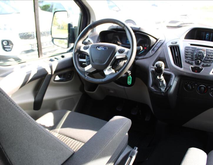 Ford Tourneo Custom 11