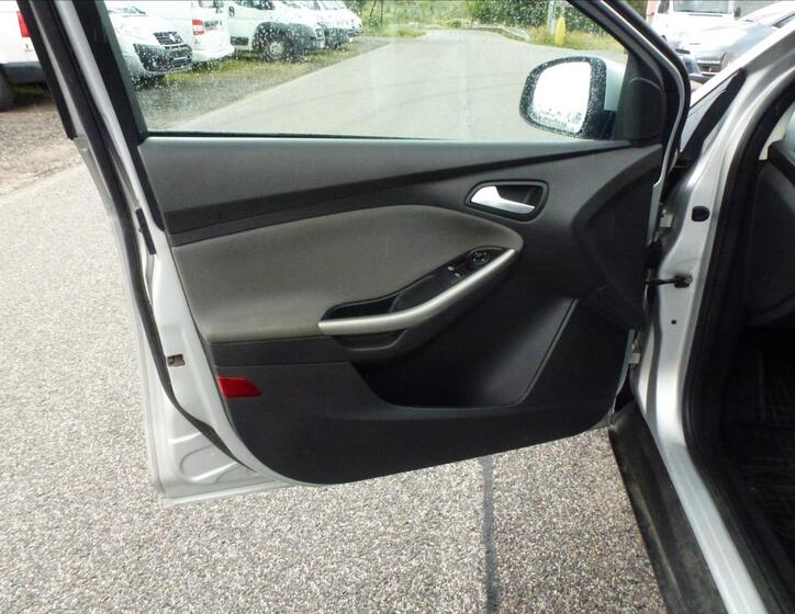 Ford Focus 13