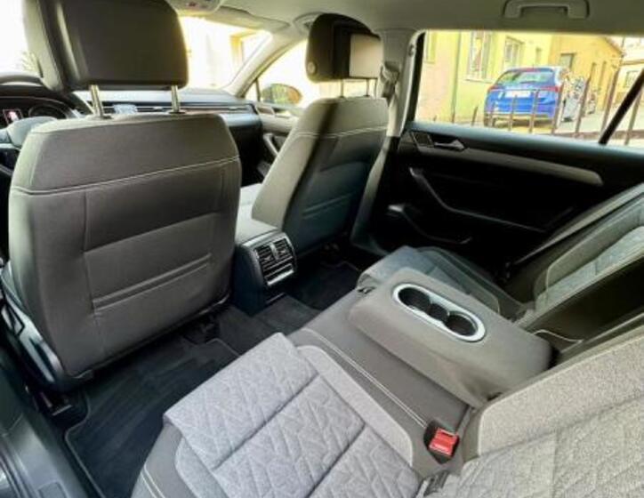 Volkswagen Passat 9