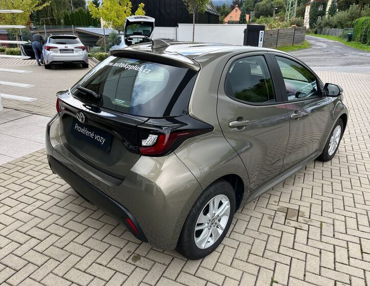 Toyota Yaris 6