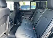 Land Rover Defender 16