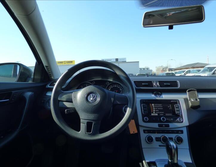 Volkswagen Passat 12