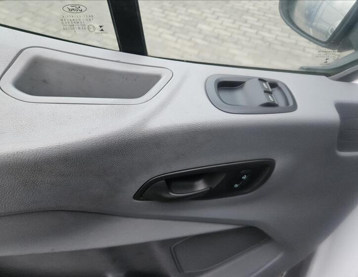 Ford Transit 8