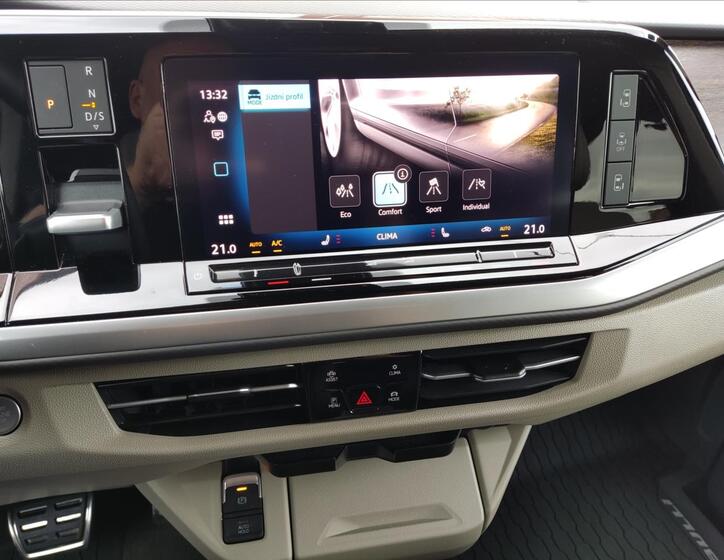 Volkswagen Multivan 14
