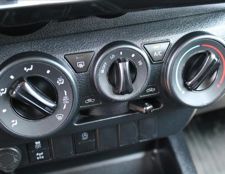 Toyota Hilux 13
