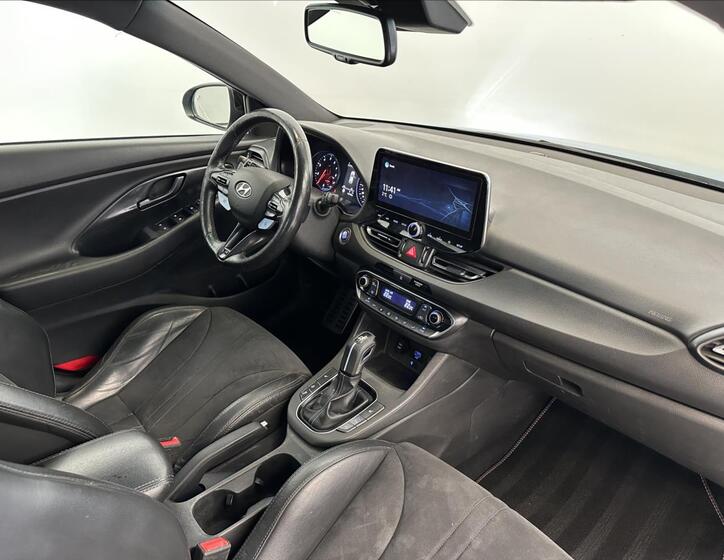 Hyundai i30 25