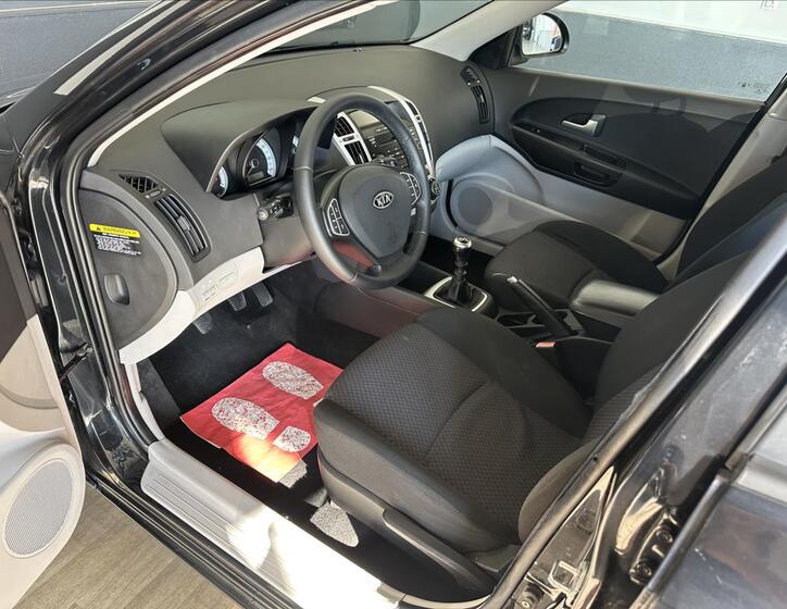 KIA Ceed 9