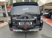Mitsubishi Pajero 6